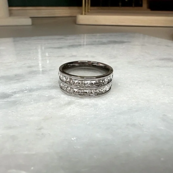 Tavy Bloom Double Starlight Band Ring in Silver - Picture 3 of 5